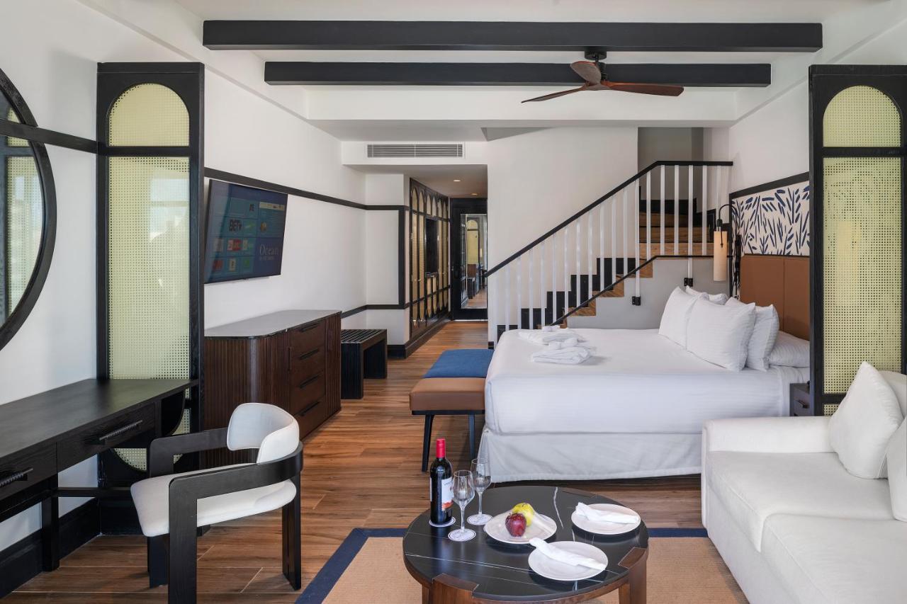 Отель Ocean Eden Bay (Adults Only) Spring Rises Экстерьер фото A suite at the hotel